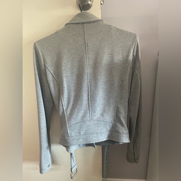 ✨HOST PICK✨ Grey Cropped Jacket with Front Zip and Pockets - Picture 3 of 3